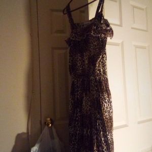 Leopard print sleeveless knee-length dress